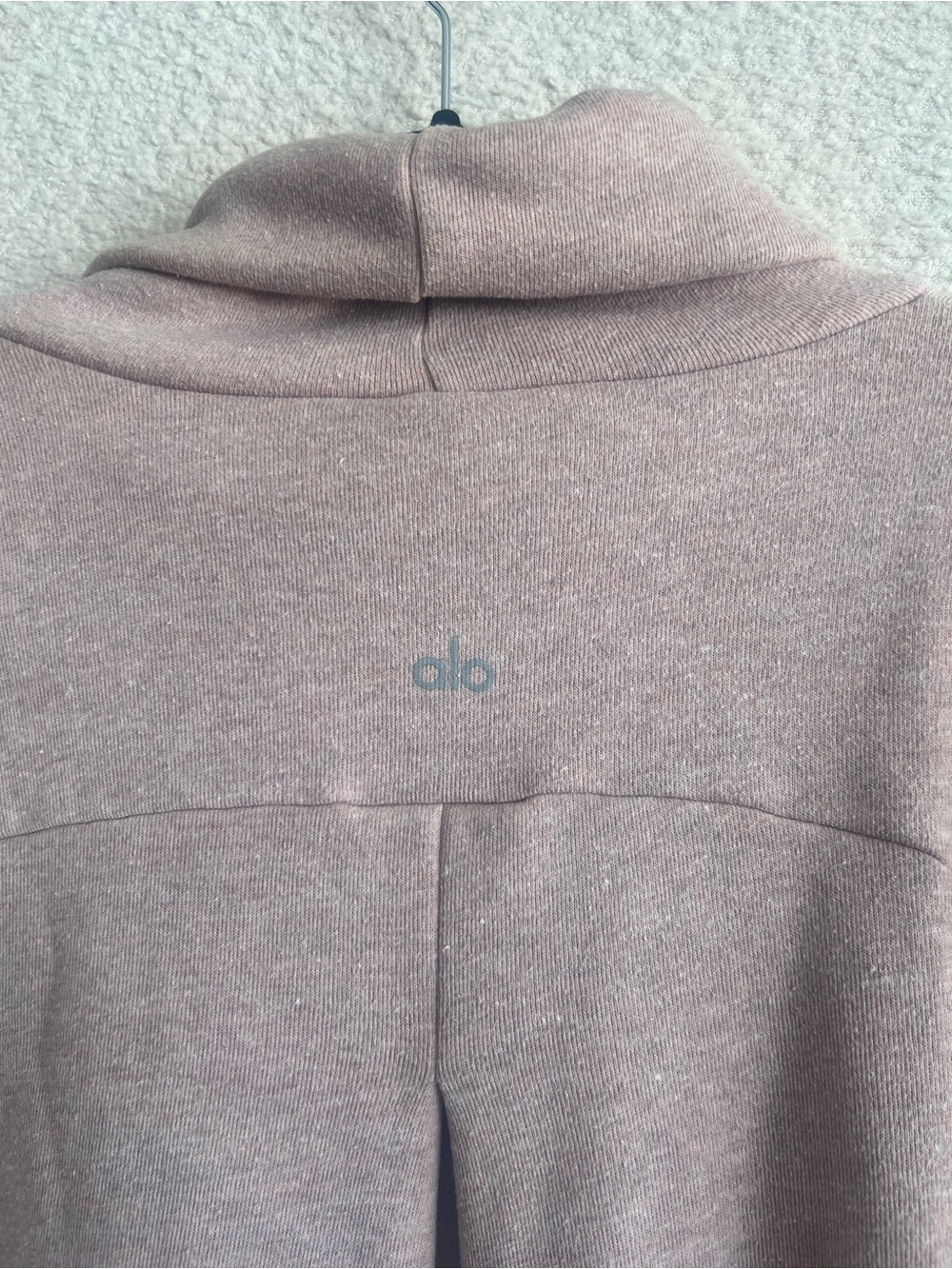Alo Yoga Women’s Haze Pink Cowl Funnel Neck Pullover Sweatshirt Top Size Large - Picture 4 of 10